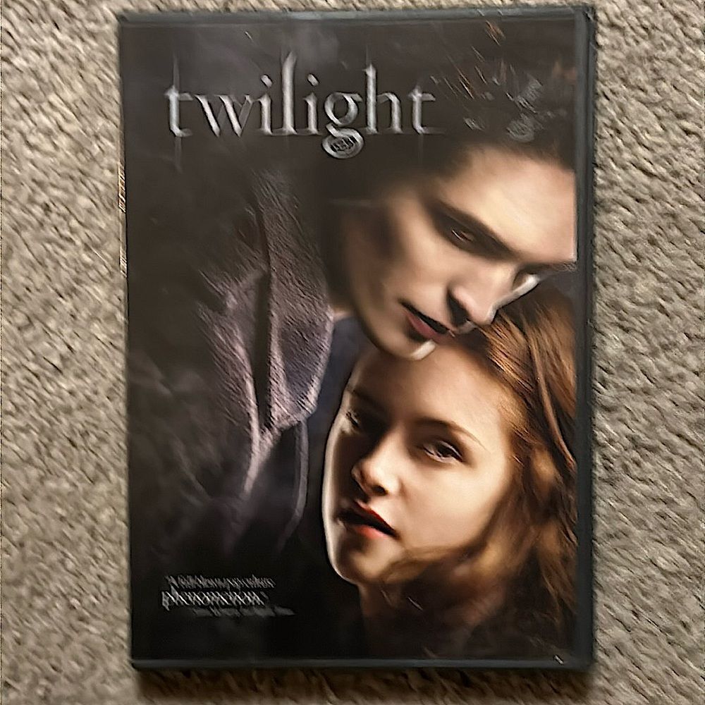 “Twilight” DVD! - Picture 2 of 6